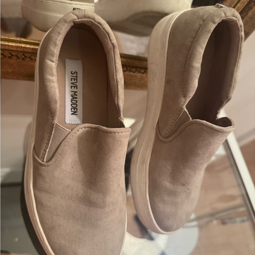 Steve Madden Men's Beige Slip-On Loafers